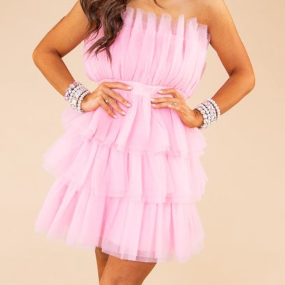 In The City Dress- NWT! Perfect for Megan Moroney Cloud 9 Tour 🎀